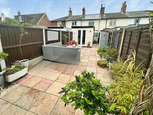 High Street- click for photo gallery